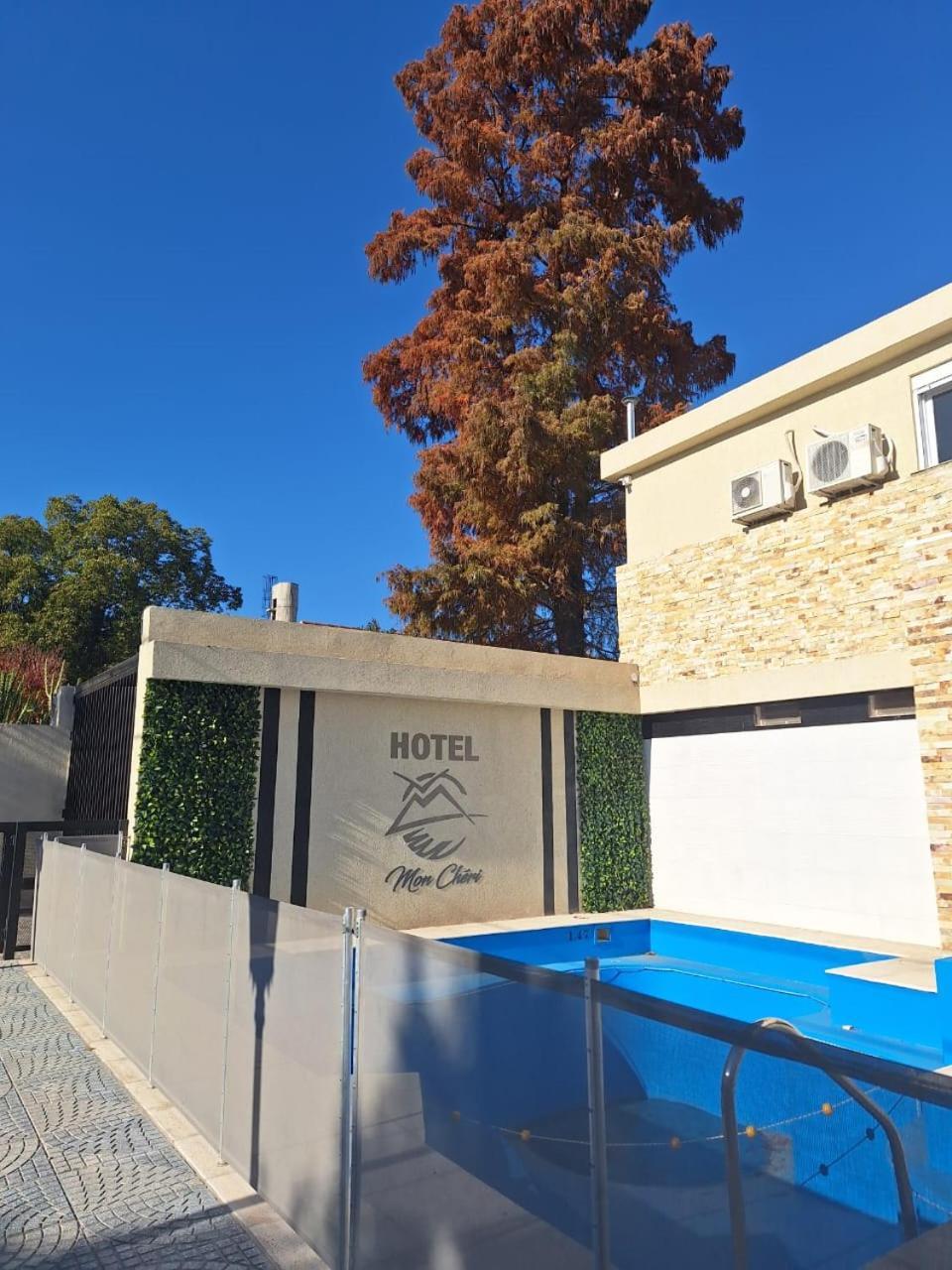 Hotel Mon Cheri *